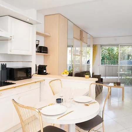 Cosy - Front De - Appartement *