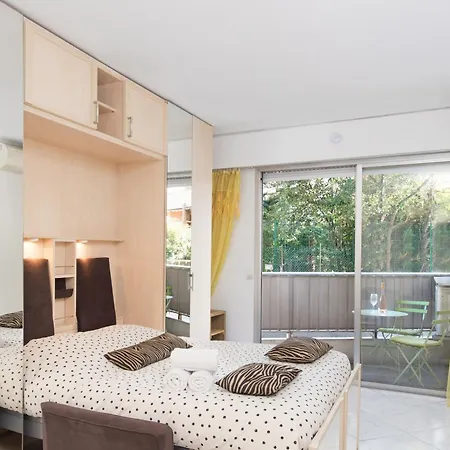 Cosy - Front De - Appartement *